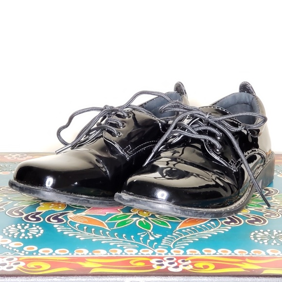 Tip Top Black Patent Leather Oxford Shoes - Picture 3 of 5
